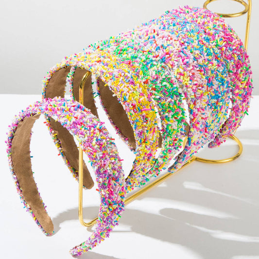 Fashionable Wide
Headband with Geometric Design