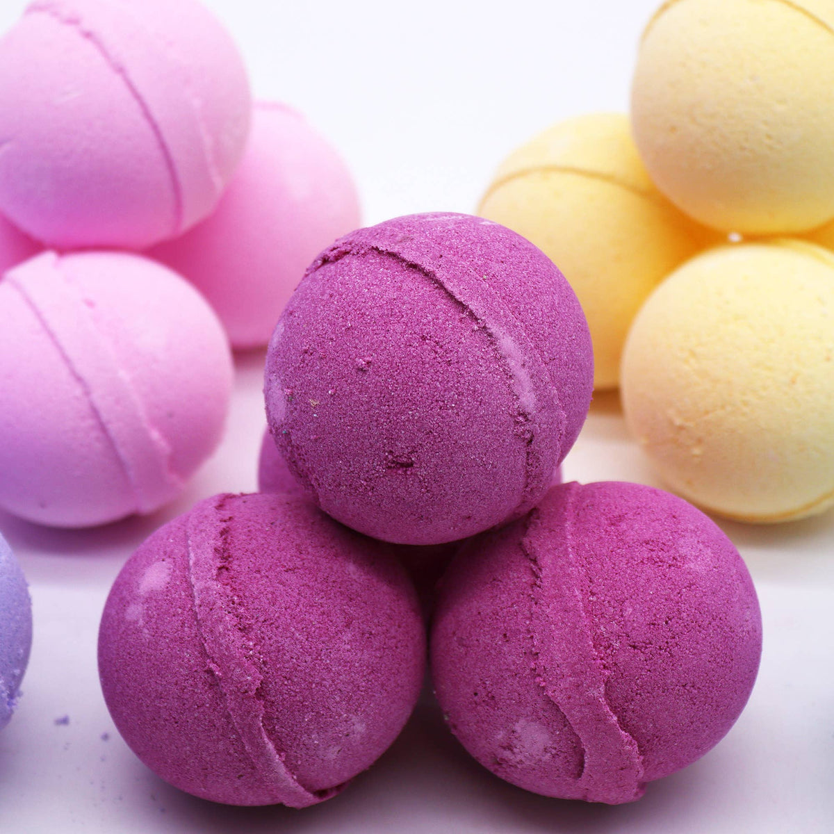 Essential Oil Bath Bomb - Ylang Ylang & Ginger