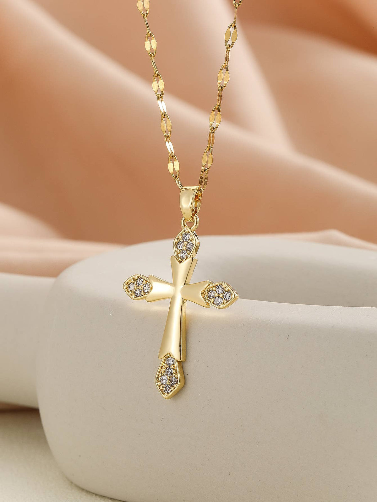 European Style Studded Cross Pendant Necklace Fashion Jewel